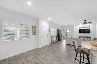 Photo #6: 2650147 Listing