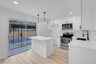 Photo #4: 2650184 Listing