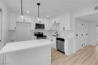 Photo #6: 2650184 Listing