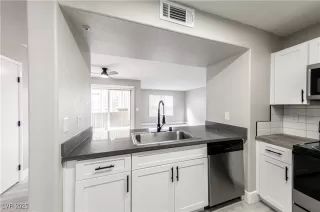 Photo #2: 2650197 Listing 