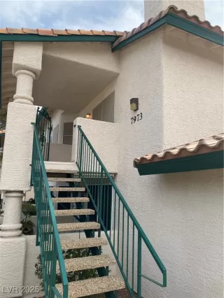 Photo #1: 2650206 Listing 