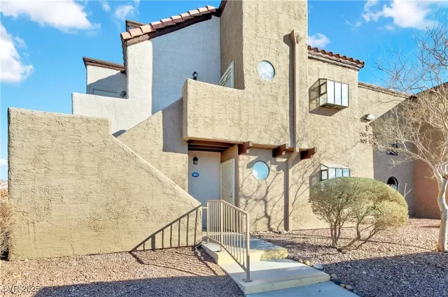 MLS: 2650208 Condo For Sale