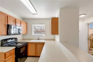 Photo #3: 2650208 Listing 