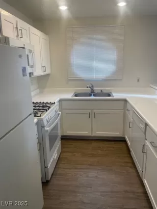 Photo #2: 2650231 Listing 