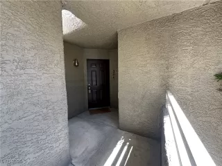 Photo #1: 2650268 Listing 