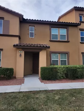 Photo #1: 2650276 Listing 