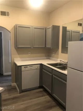 Photo #5: 2650278 Listing 