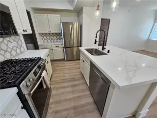 Photo #3: 2650282 Listing 