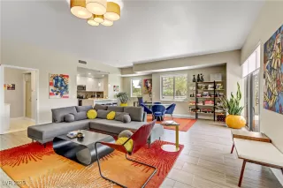 Photo #3: 2650298 Listing