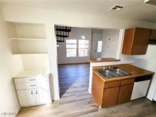 Photo #3: 2650310 Listing 