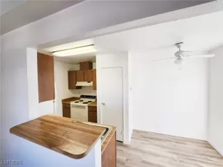 Photo #4: 2650310 Listing 