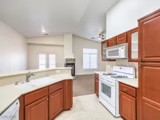 Photo #6: 2650333 Listing 