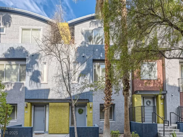 MLS: 2650372 Condo For Sale