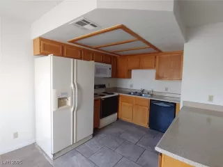 Photo #1: 2650375 Listing 