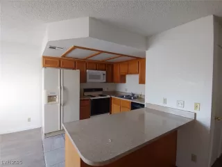 Photo #3: 2650375 Listing 