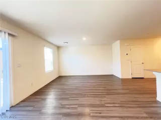 Photo #2: 2650396 Listing 