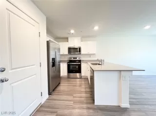 Photo #5: 2650396 Listing 