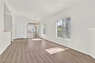 Photo #4: 2650407 Listing 