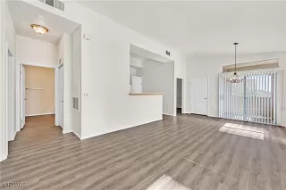 Photo #6: 2650407 Listing 