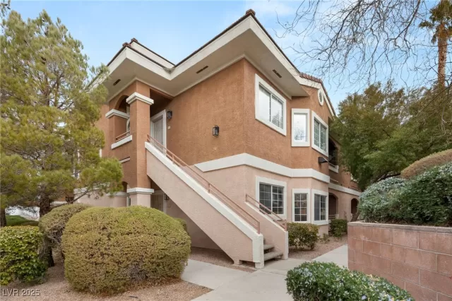 MLS: 2650410 Condo For Sale