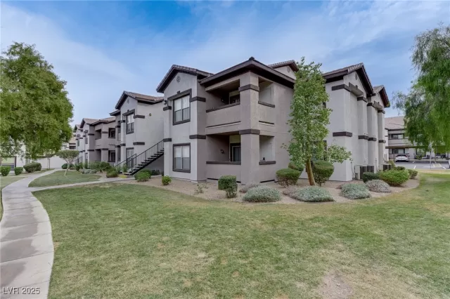 MLS: 2650417 Condo For Sale
