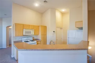 Photo #6: 2650422 Listing 