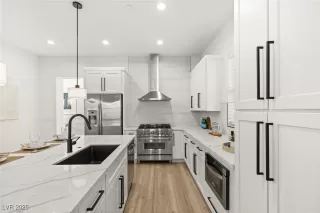 Photo #5: 2650452 Listing