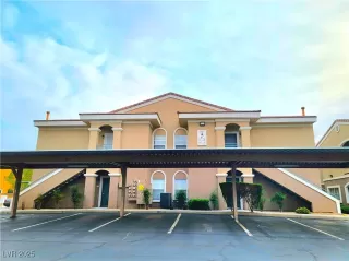 Photo #1: 2650500 Listing 