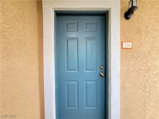 Photo #4: 2650500 Listing 