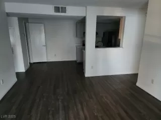 Photo #2: 2650506 Listing 