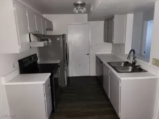 Photo #4: 2650506 Listing 