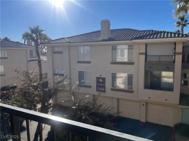 MLS: 2650508 Condo For Sale