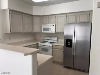 Photo #1: 2650508 Listing 