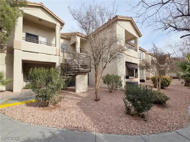 MLS: 2650532 Condo For Sale