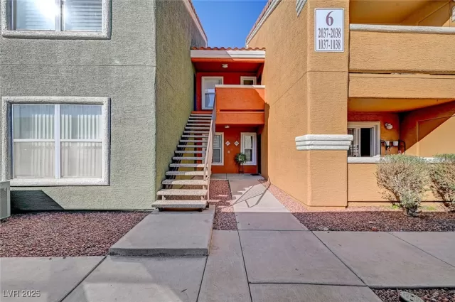 MLS: 2650561 Condo For Sale