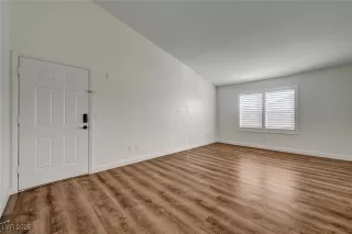 Photo #4: 2650561 Listing 