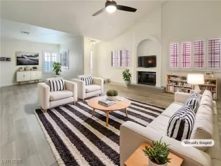 Photo #1: 2650590 Listing