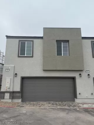 Photo #2: 2650679 Listing