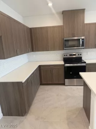 Photo #4: 2650679 Listing