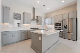 Photo #2: 2650694 Listing 