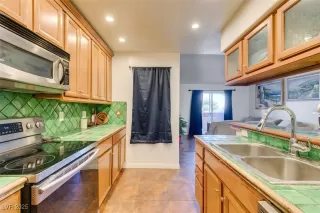 Photo #1: 2650716 Listing 