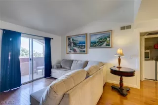 Photo #5: 2650716 Listing 