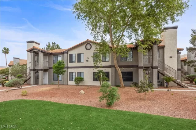 MLS: 2650764 Condo For Sale