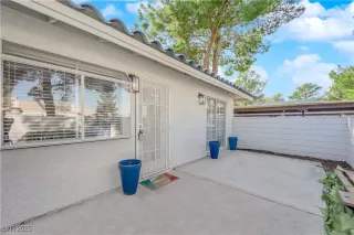 Photo #2: 2650781 Listing