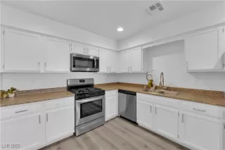 Photo #4: 2650781 Listing