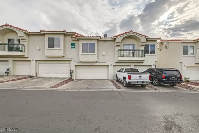 MLS: 2650785 Condo For Sale