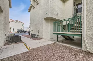 Photo #4: 2650785 Listing 