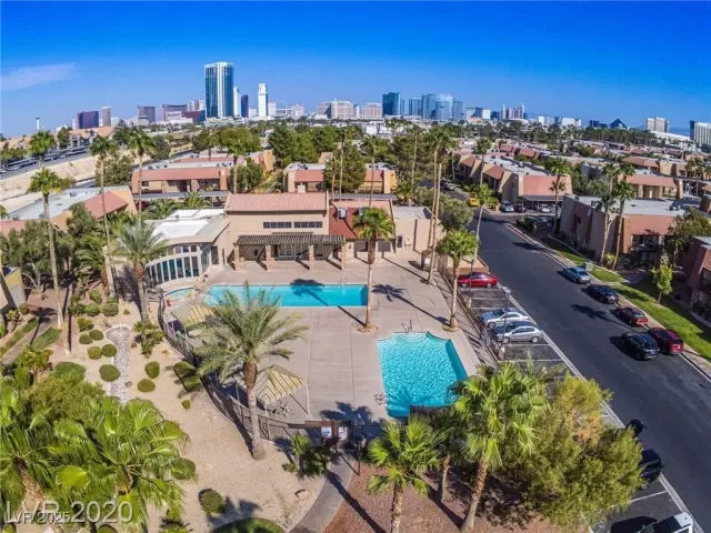 MLS: 2650800 Condo For Sale