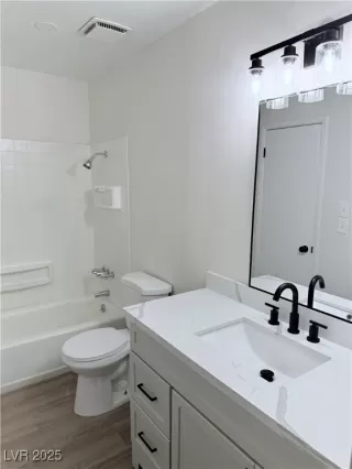 Photo #4: 2650805 Listing 