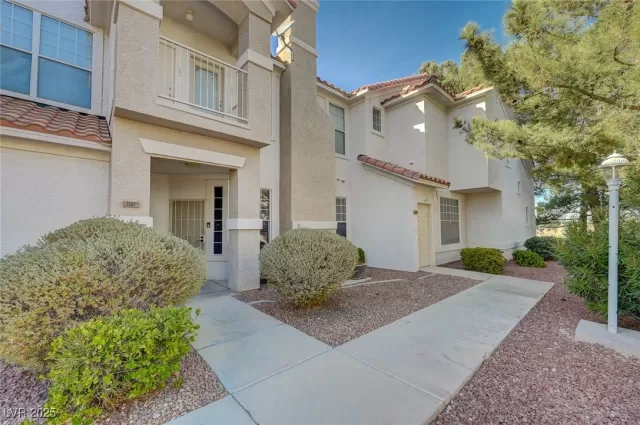 MLS: 2650807 Condo For Sale